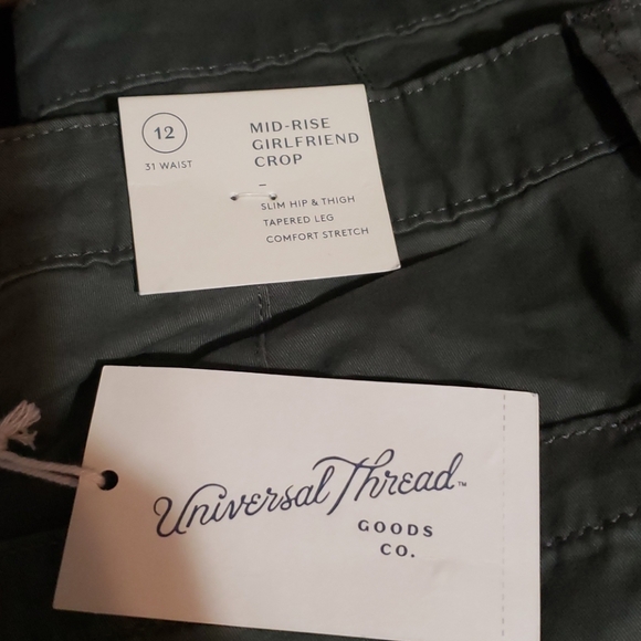 Universal Thread Olive Crops with Side Stripe - Picture 3 of 6